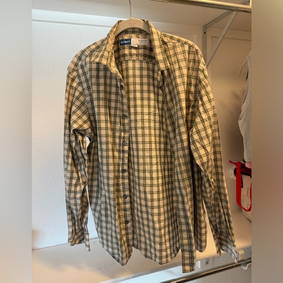 Button down - Picture 1 of 2